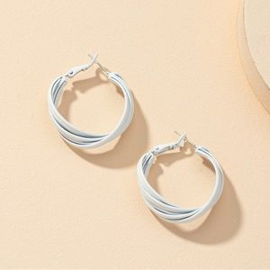 White fashion hoop metal earrings S925 silver needle earrings
